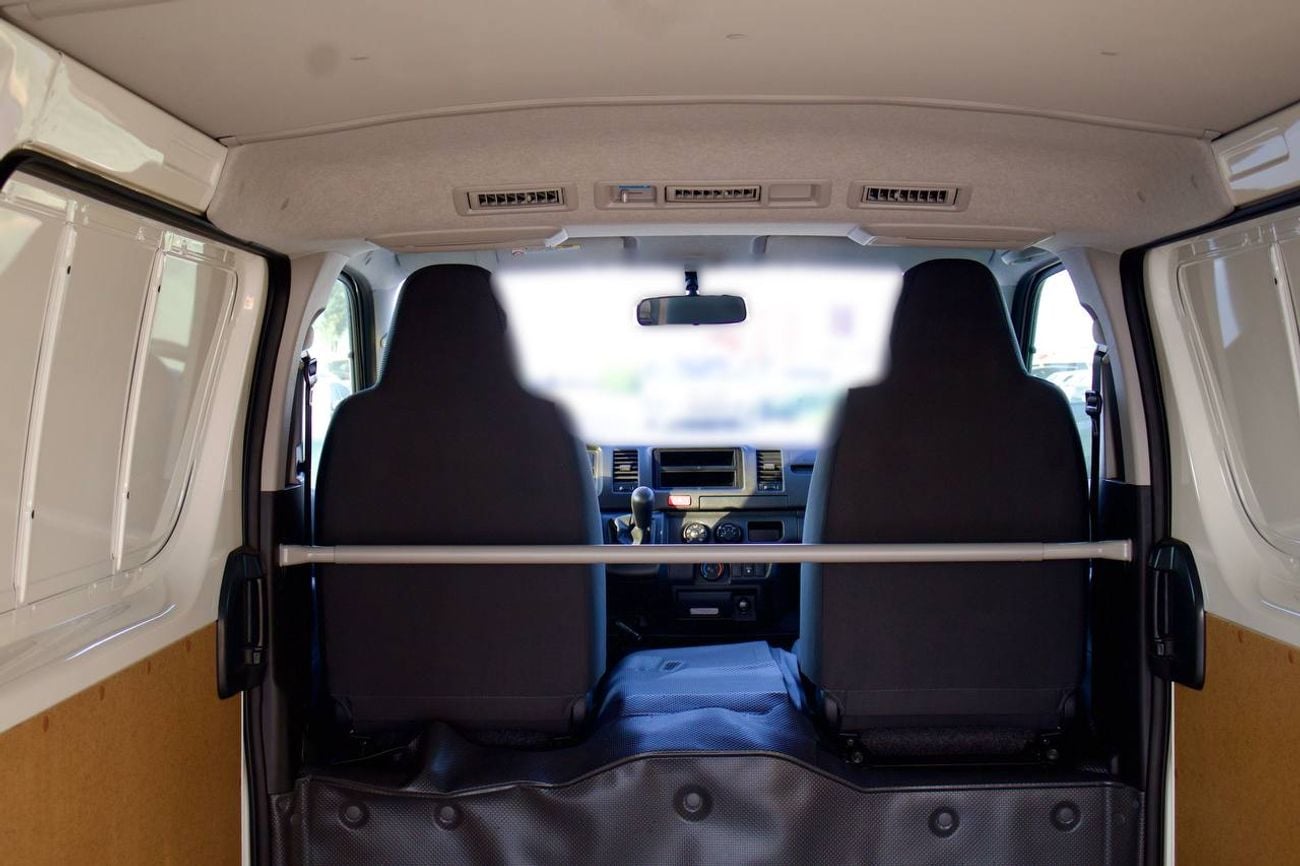 Toyota Hiace DLS - STD ROOF