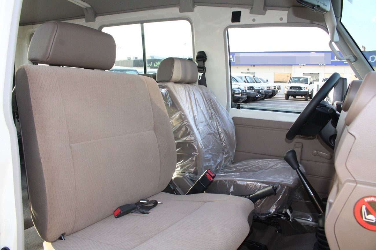 تويوتا لاند كروزر 70 LC78 2.8 MT 2025 basic options