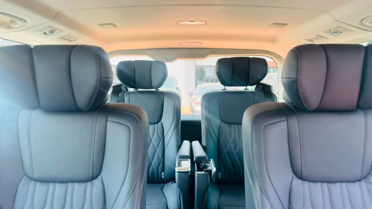 Toyota Granvia PREMIUM Toyota Granvia PREMIUM 3.5L - Black Inside Black YM2026