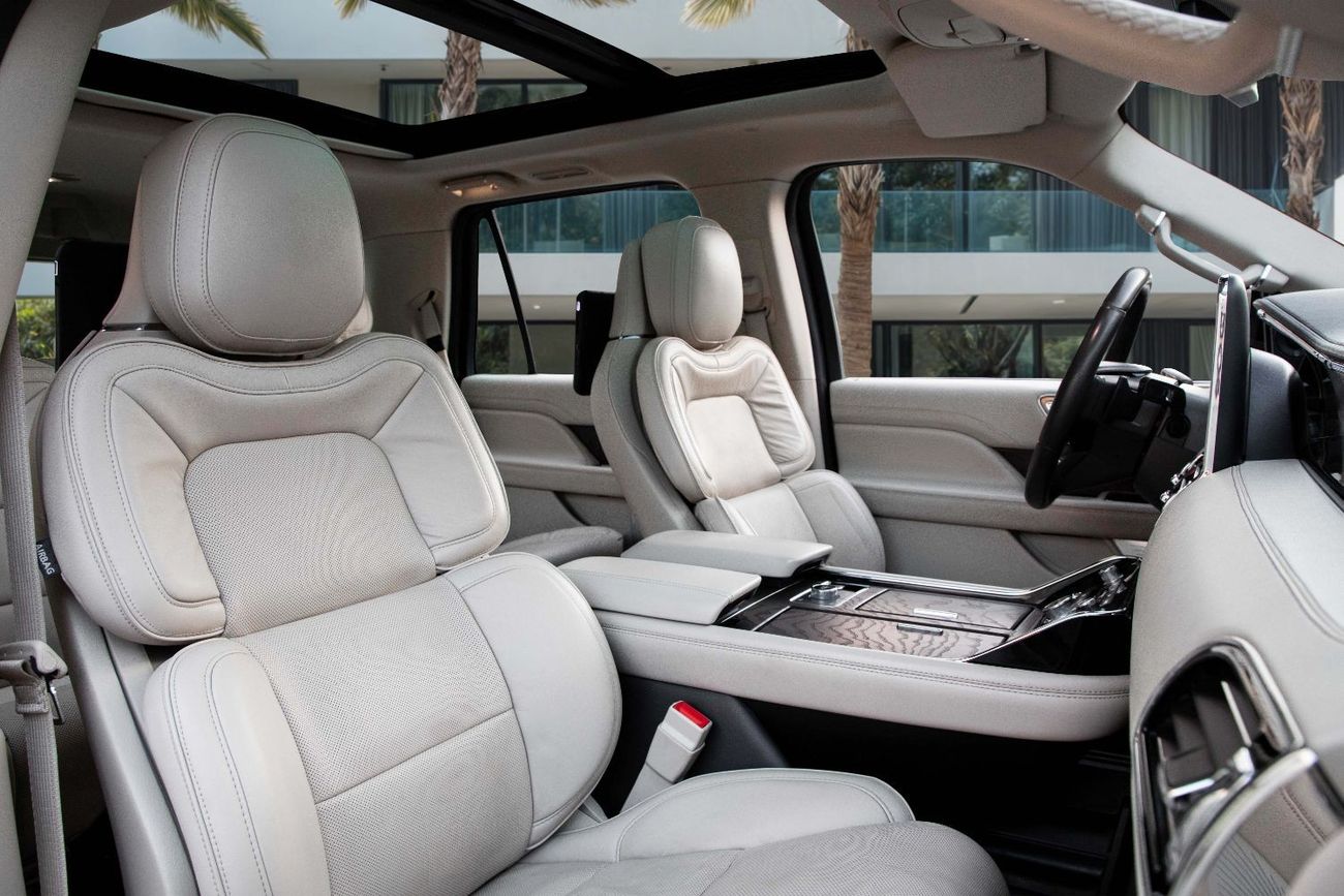 Lincoln Navigator Retractable Running Boards | 2,448 P.M  | 0% Downpayment | Pristine!