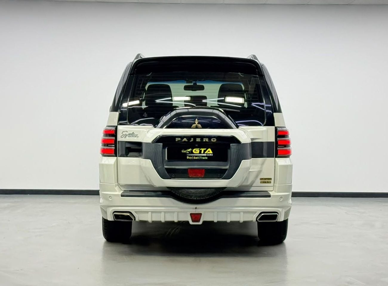 Mitsubishi Pajero GLS H/L SIGNATURE EDI 2020 Mitsubishi Pajero Signature Edition, Warranty, Full Service History, Low Km, Fully Loaded, GCC