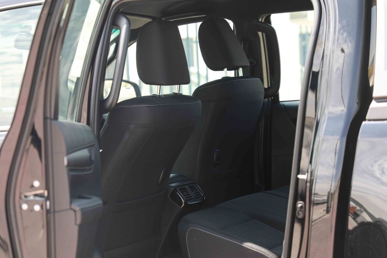 Toyota Hilux 2025 TOYOTA HILUX ADVENTURE 4.0 - ATTITUDE BLACK inside BLACK | Export Only