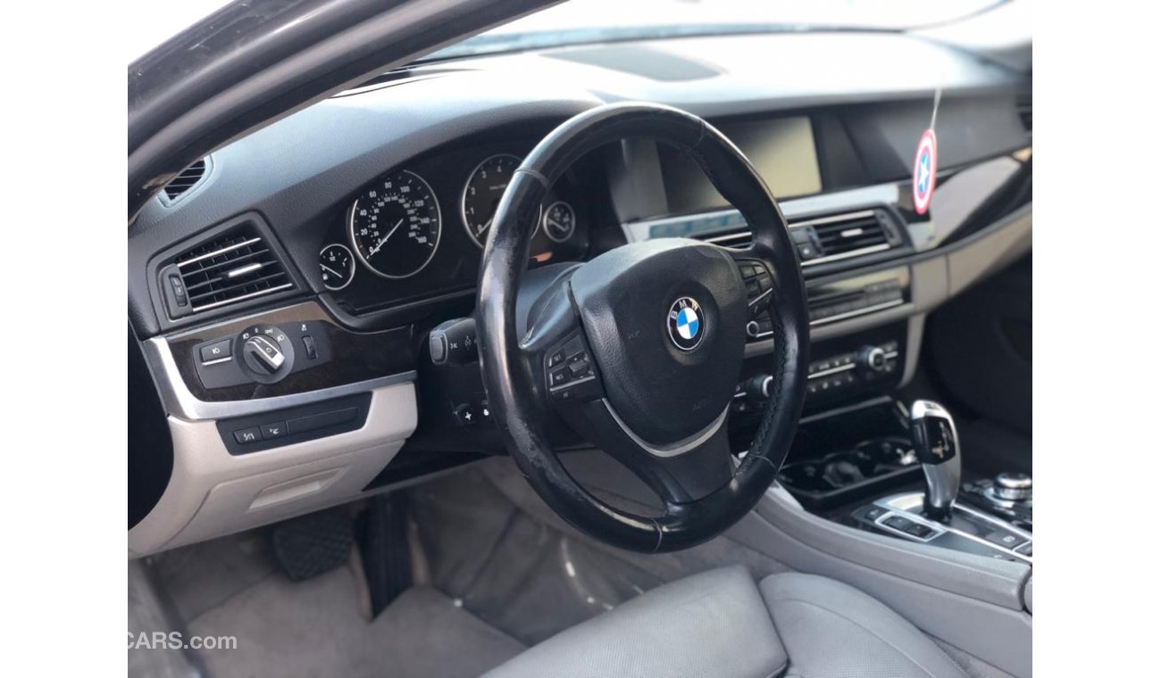 BMW 550i I 4.4L Twin Turbo Engine, Leather+Memory+Driver+Passenger Power Seats, DVD+Navigation+Rear Camera