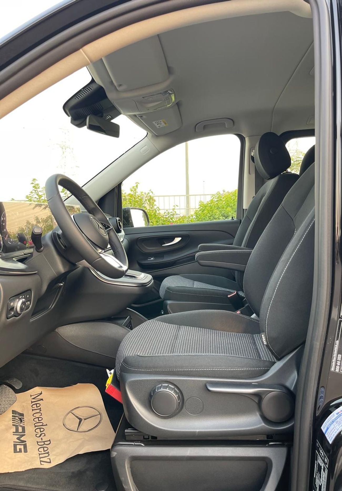 Mercedes Benz V300 AVANTGARDE 5 years Warranty 2025 GCC