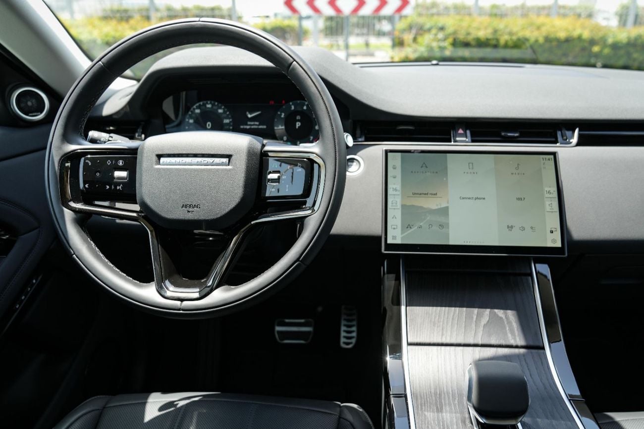 لاند روفر رانج روفر إيفوك SE P250 DYNAMIC 2025!! FIVE YEARS WARRANTY!! THREE YEARS SERVICE CONTRACT