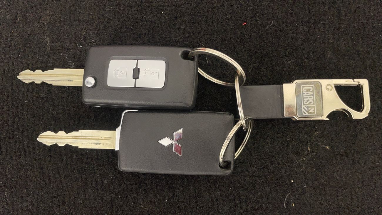 ميتسوبيشي باجيرو GLS H/L , SIGNATURE EDITION 3.8 | بدون دفعة مقدمة | اختبار القيادة في المنزل