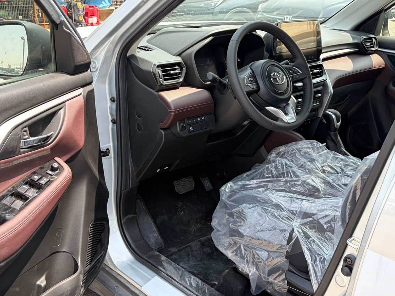 Toyota Urban Cruiser 1.5L V4 Petrol | Leather Seats| 360* Camera| Heads up Display | Digital AC | 2026MY