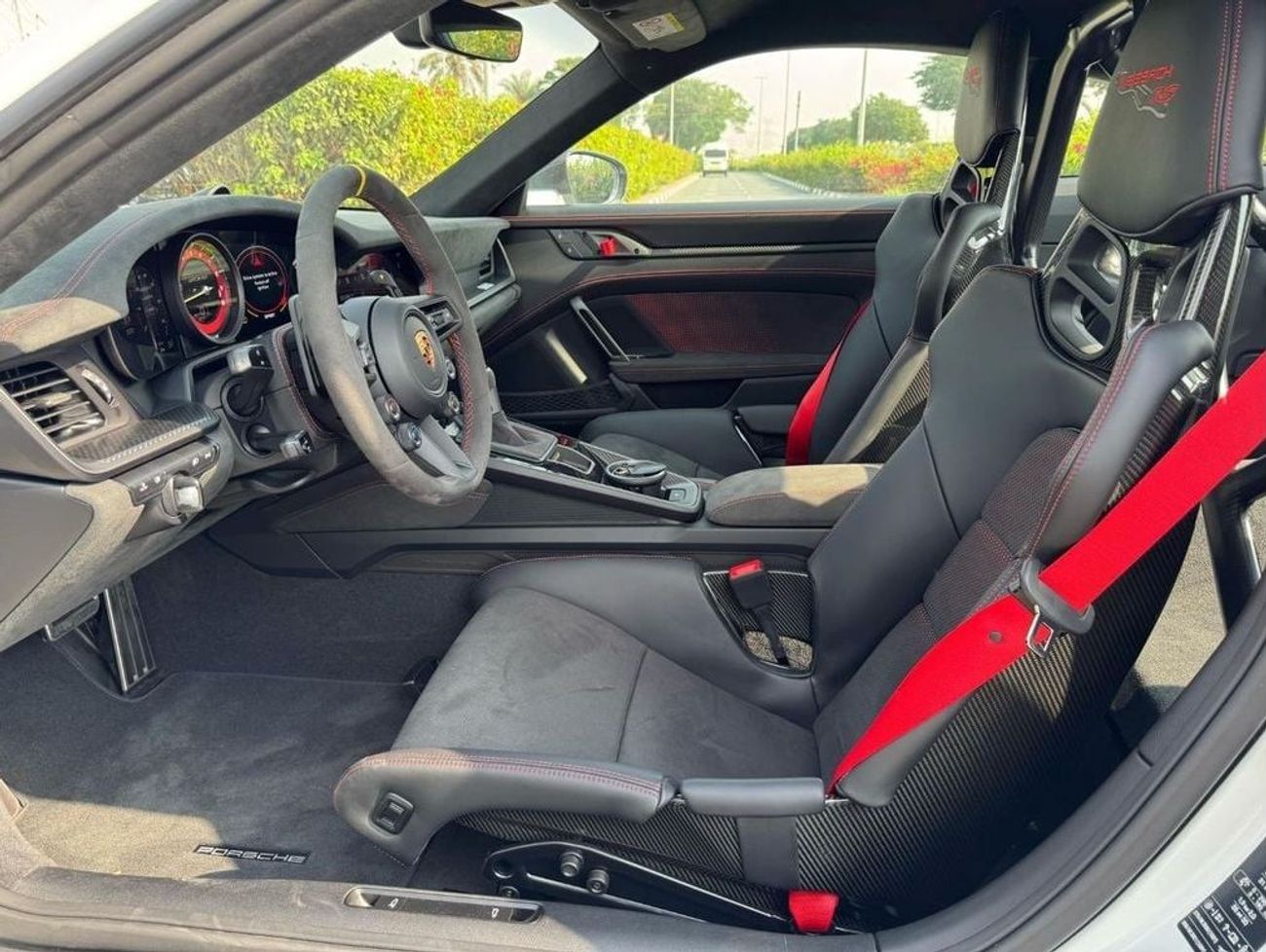 Porsche 911 GT3 RS 4.0L (520 HP) Coupe GCC SPEC UNDER WARRANTY