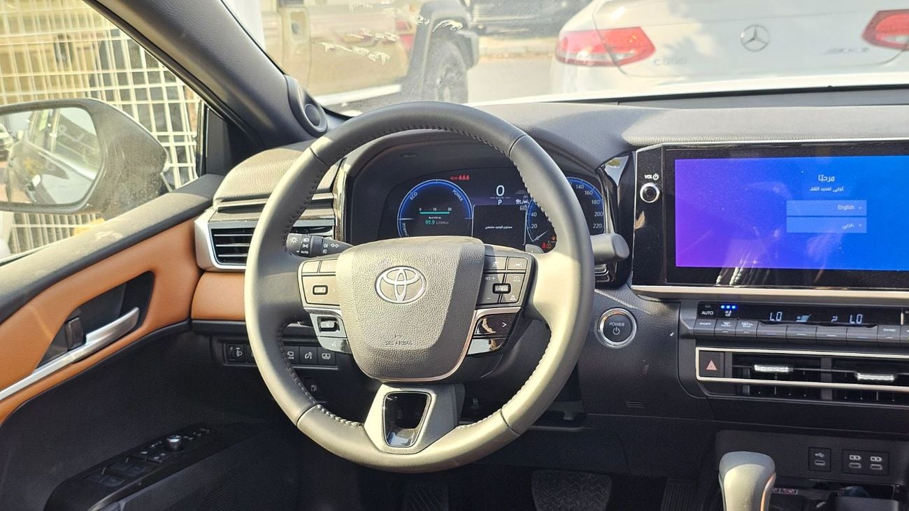 Toyota Camry Toyota Camry Lumiere, 2.5L Hybrid with Seat Memory & Ventilation, Radar, 360 Camera