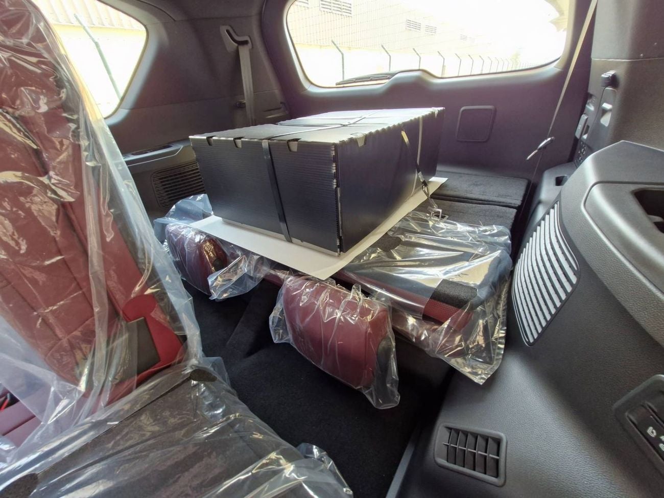 Lexus LX 700h 2026 LEXUS LX700h 3.5L 25-SPEAKERS ML URBAN 20"ALLOY 7-SEATS GCC BRAND NEW 0KM