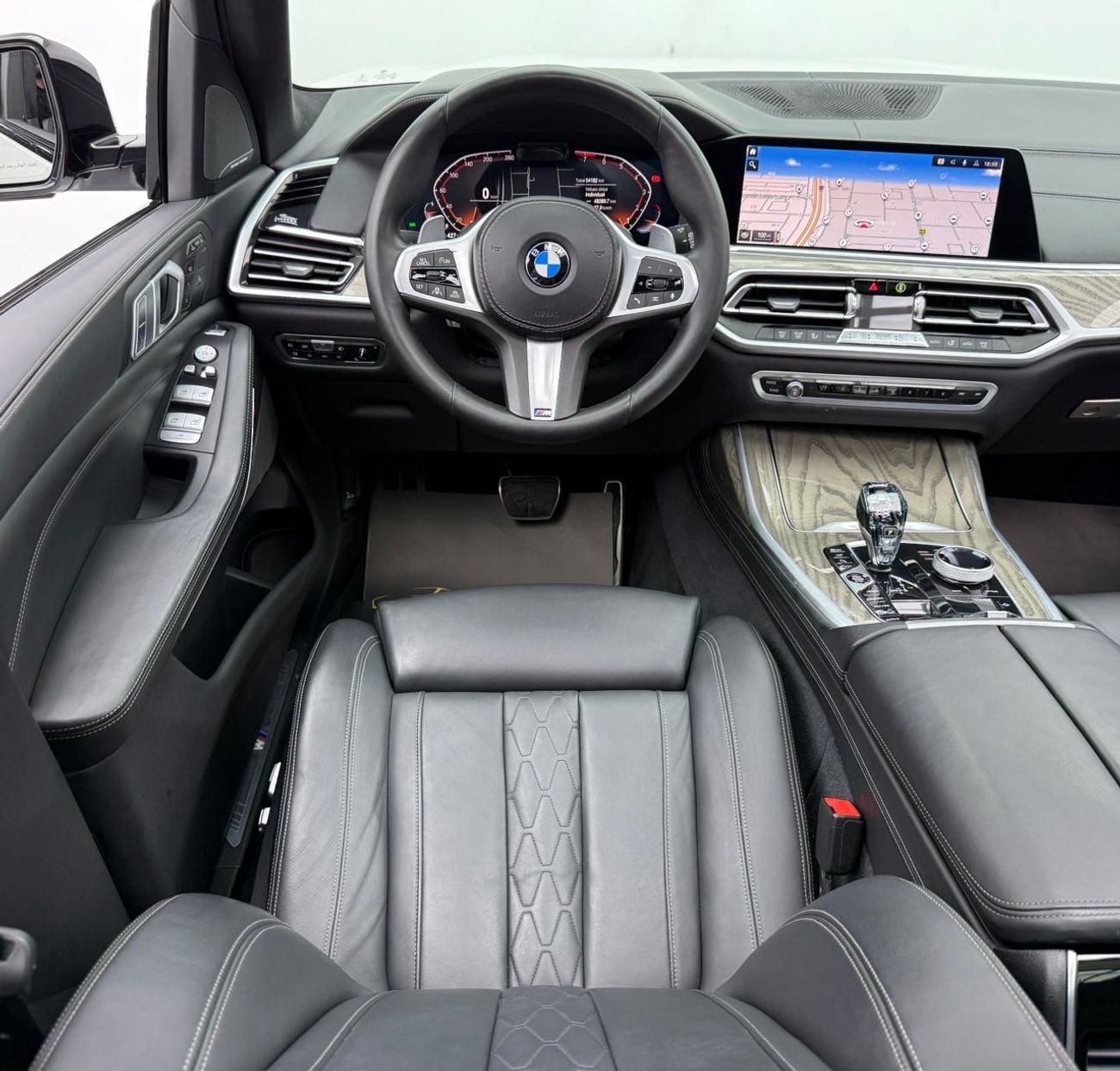 بي أم دبليو X7 2019 BMW X7 xDrive40i M-Sport, Warranty, Full BMW Service History, 7 Seater, Fully Loaded, GCC