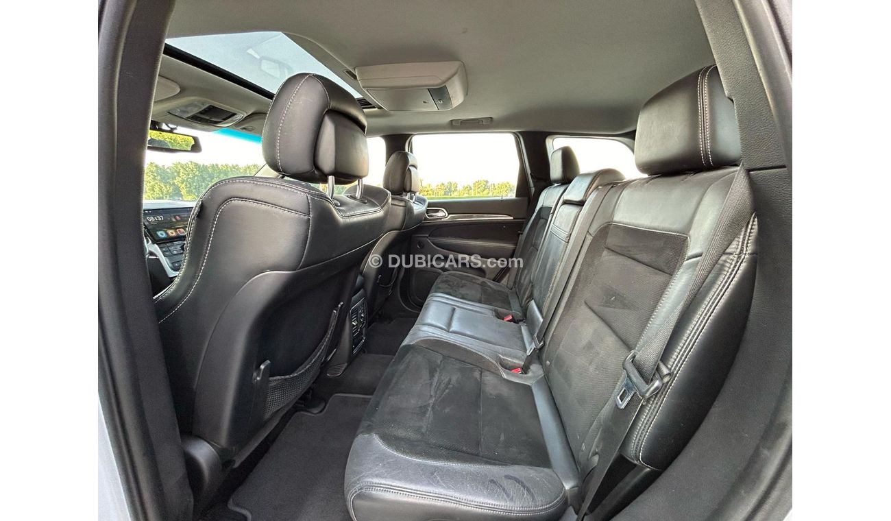 Jeep Grand Cherokee SRT8 Jeep grand cherokee 2013 SRT V8 GCC // orginal paint // Accident Free // Perfect condition