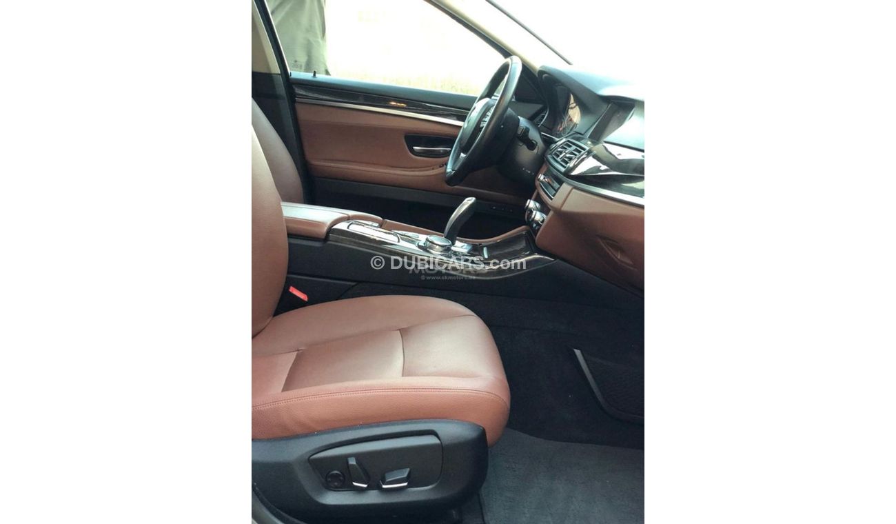 BMW 528i i-Series-DVD-SUNROOF-POWER SEATS-ALLOY RIMS-CRUISE-LEATHER SEATS-NAVIGATION-REAR CAMERA