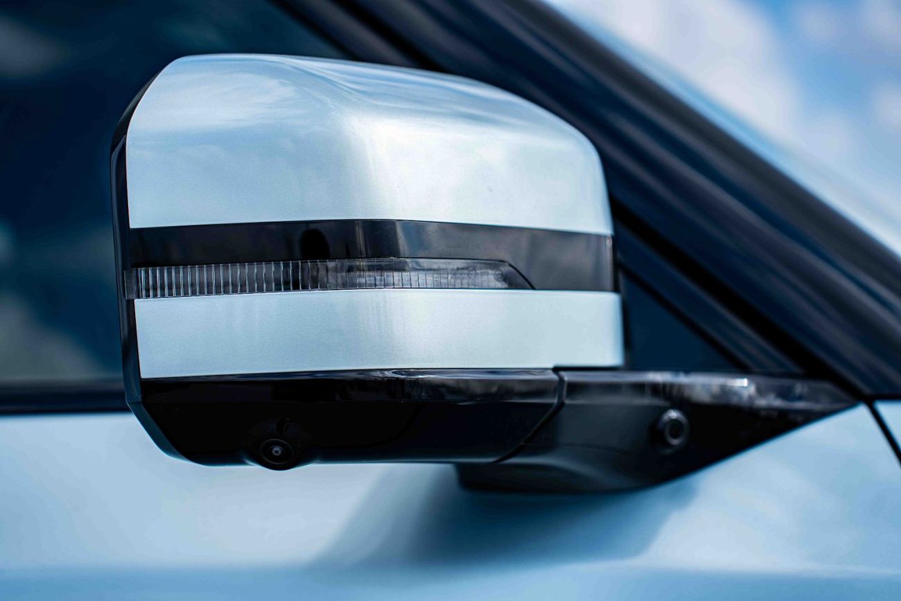 بي واي دي ليوبارد تيتانيوم 7 BYD LEOPARD 7 - Model 2025 - 1.5L turbo hybrid - And electric - Silver color outside - White color i