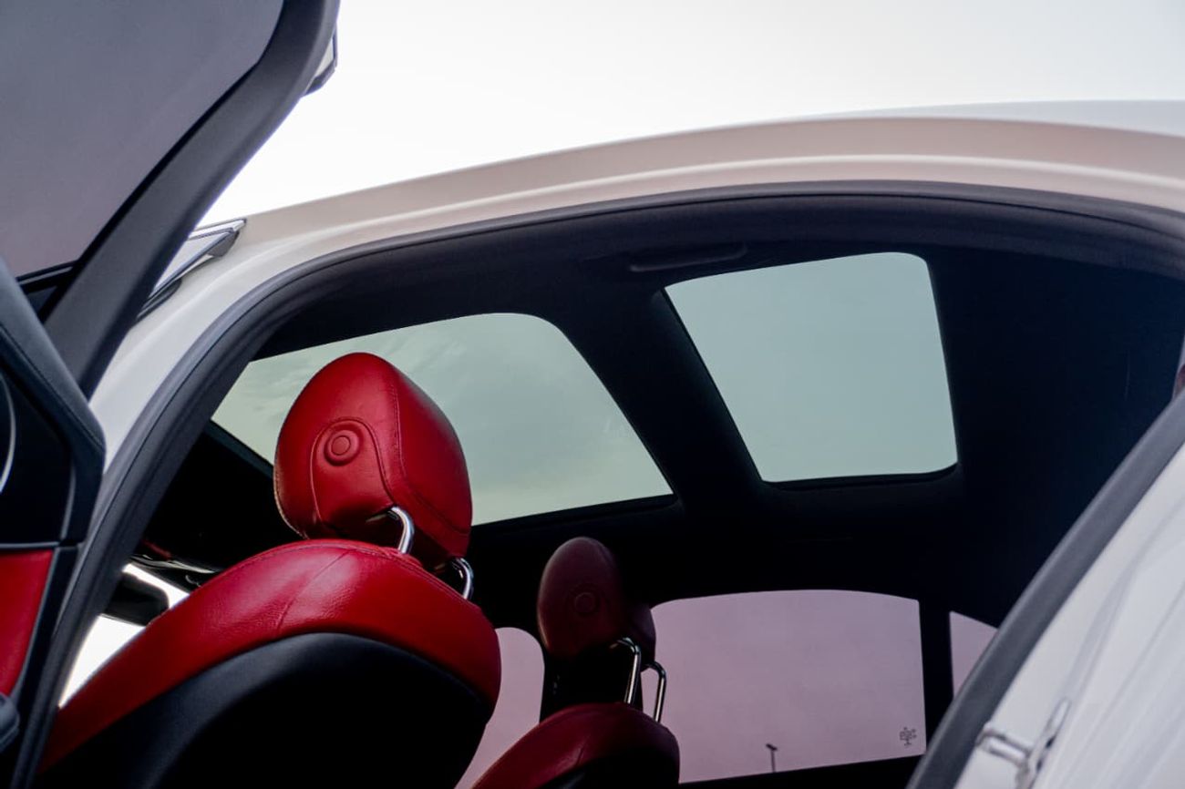 مرسيدس بنز C 200 GCC CAR FULL OPTION