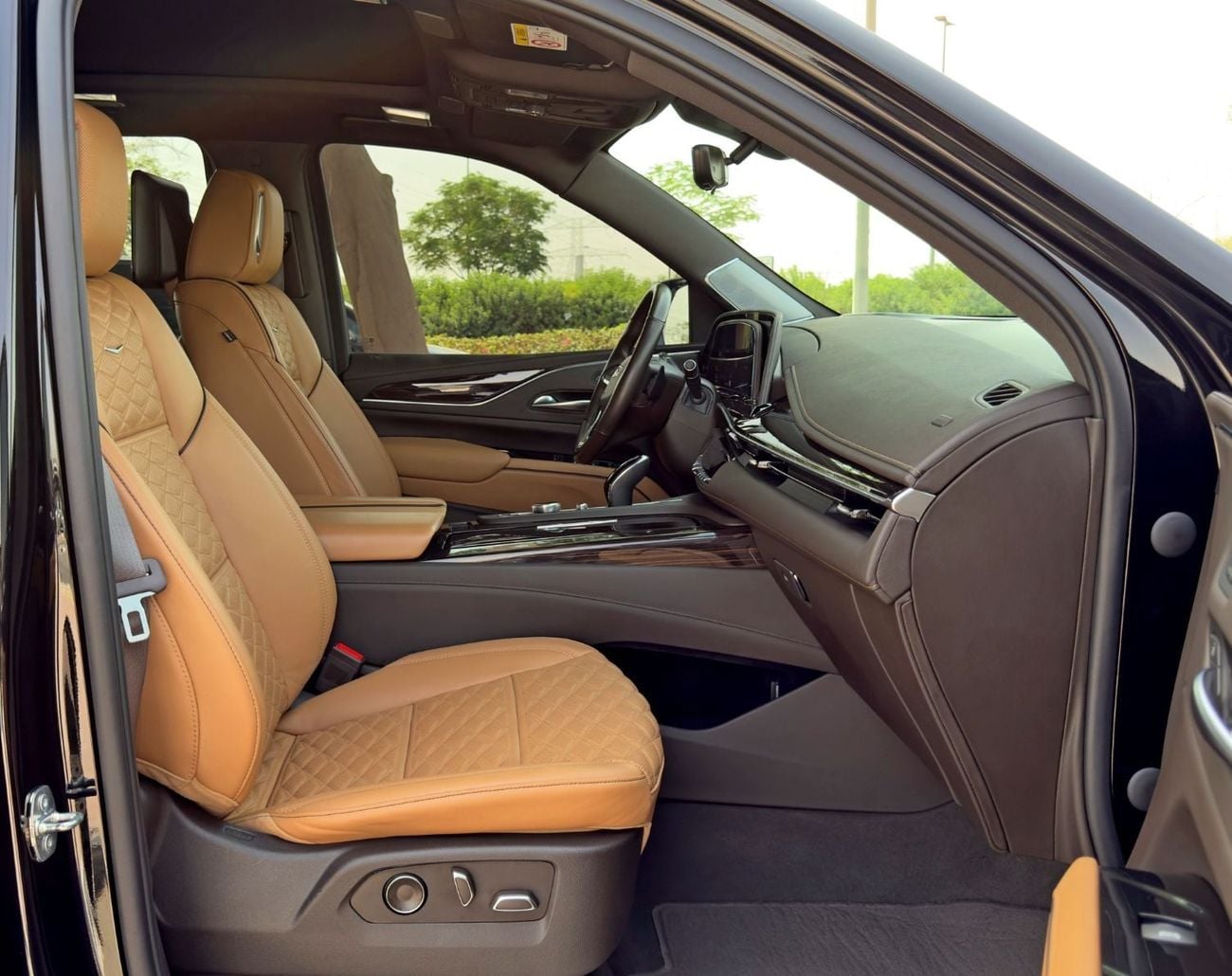 Cadillac Escalade SPORT PLATINUM 2023 Cadillac Escalade Sport, Dealer Warranty, GCC Specifications