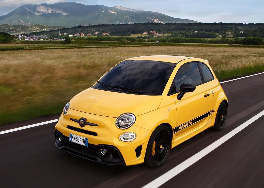 Abarth 595 exterior - Front Left Angled