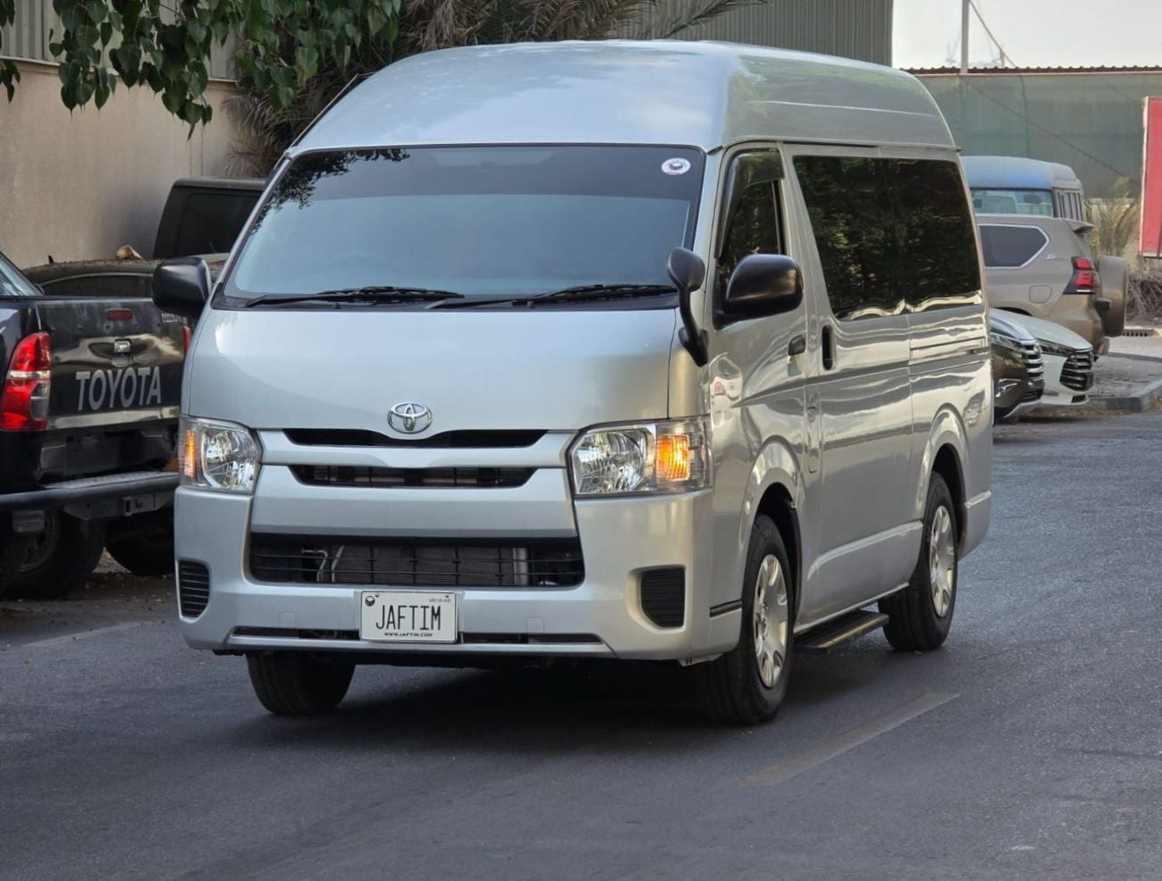 Toyota Hiace 8 SEATER | 2.0 PETROL ENGINE | RHD | AT