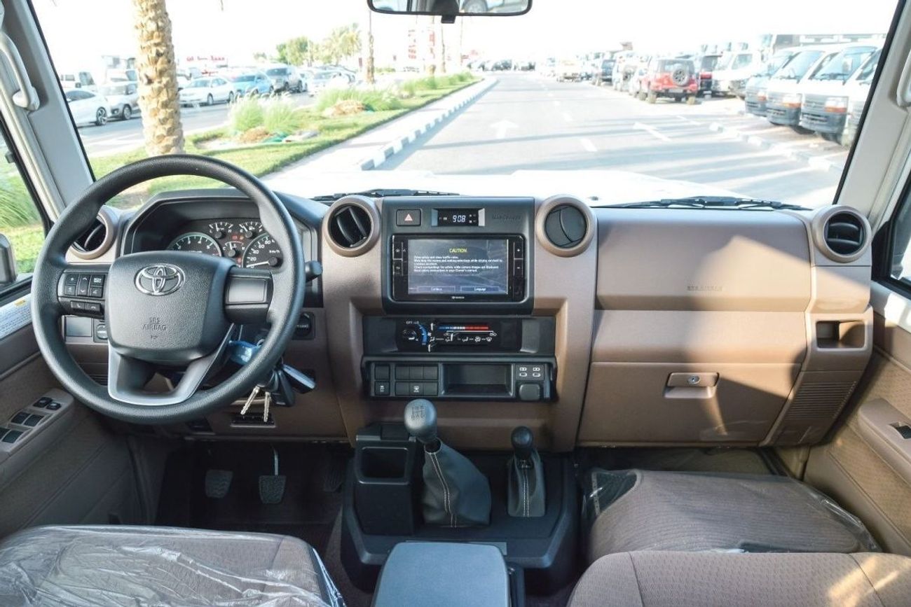 Toyota Land Cruiser TOYOTA LAND CRUISER 76 4.0L V6 4WD MT 5DOOR SUV 2024