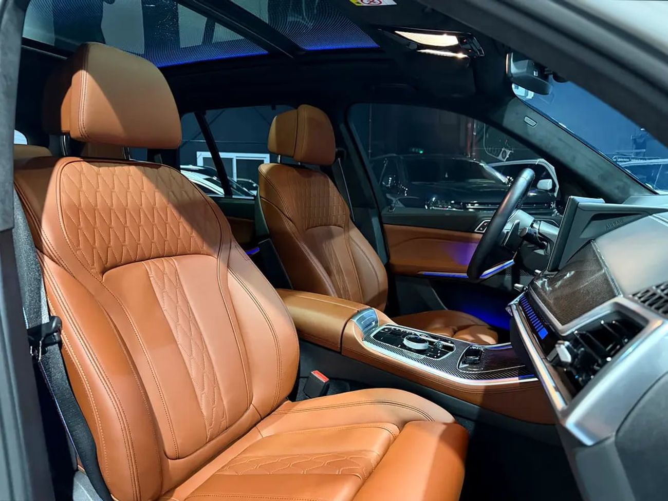 BMW X5 X5M60i GCC FHS WITH 5 YEARS WARRANTY SERVICE LOW KM