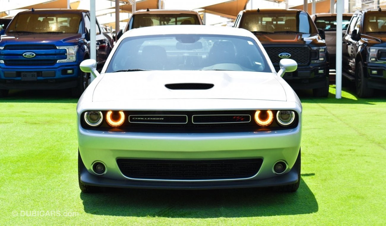 Dodge Challenger RT HEMI