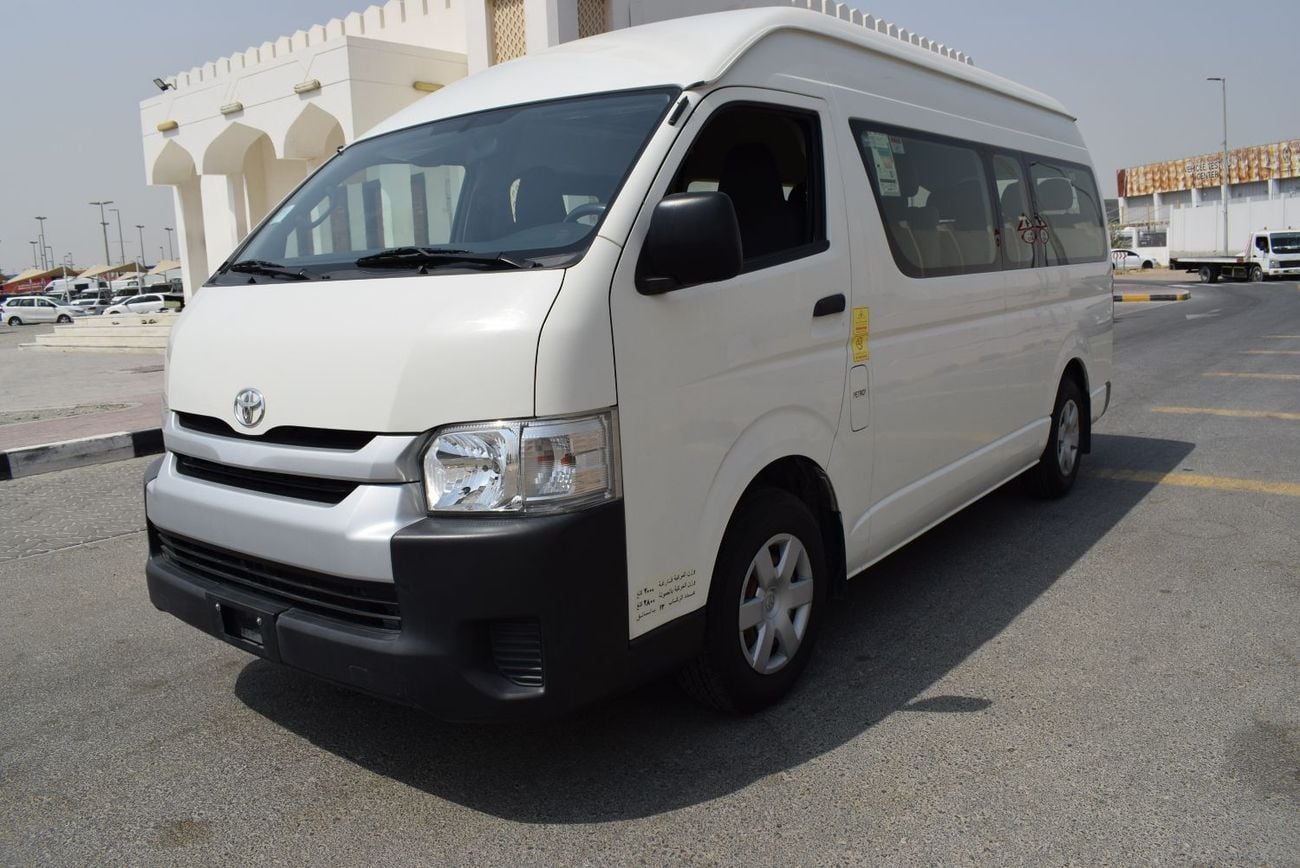 Toyota Hiace GL 13 seater bus, model:2018. Only done 79000 km