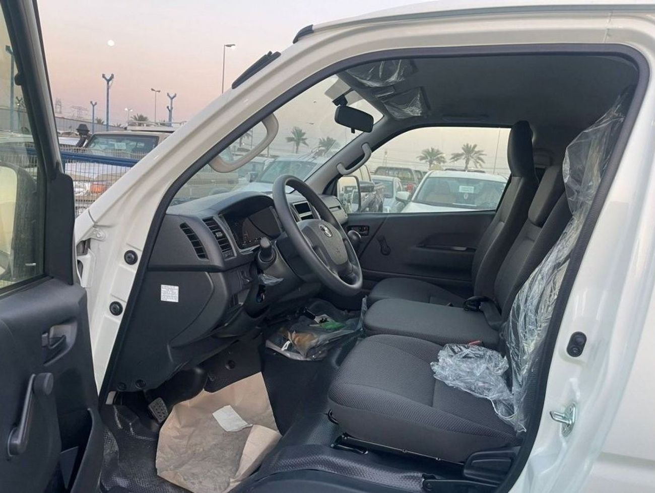 Toyota Hiace 2025 Toyota Hiace 2500 cc PASSENGERS Standard Roof DIESEL Zero Manual Gear