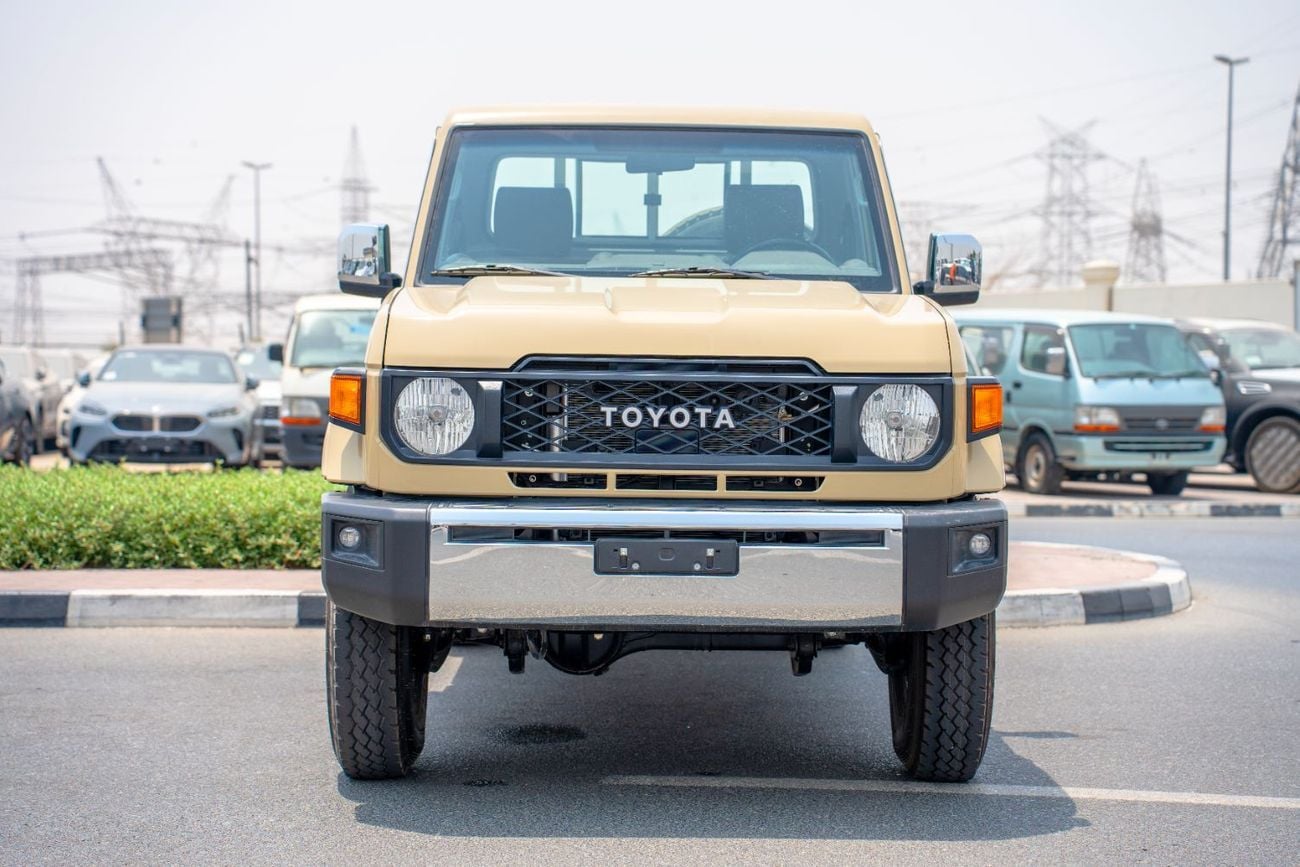 تويوتا لاند كروزر بيك آب Std 4.0L Single Cab Utility 4WD