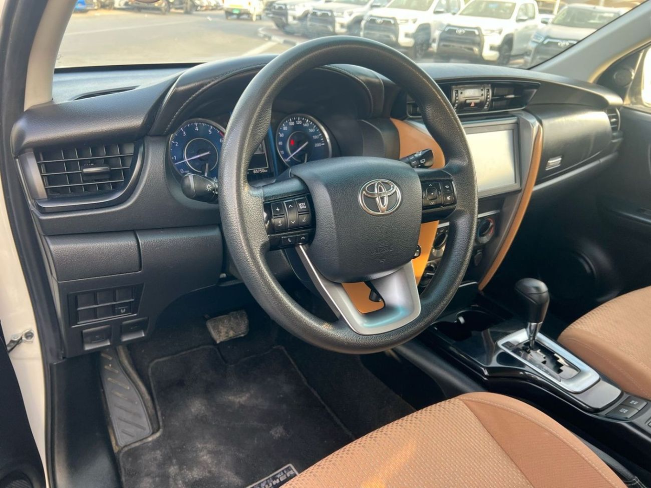 تويوتا فورتونر 2021 TOYOTA FORTUNER V4 2.7L - 4X4  4Wheel Drive - Rear Camera