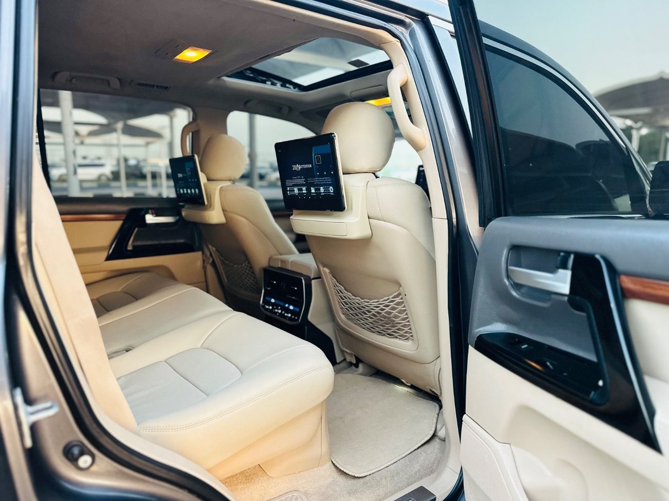 تويوتا لاند كروزر GXR 4.0L (271 HP) 4WD