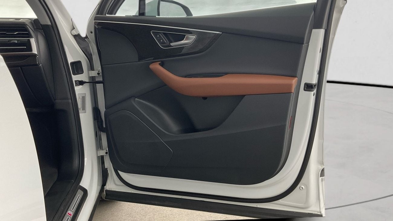 أودي Q7 55 TFSI quattro S-Line | upto AED 20,000 Ramadan Discount | شامل الضمان | 0 ﺪﻔﻋﺓ ﺃﻮﻟﻯ