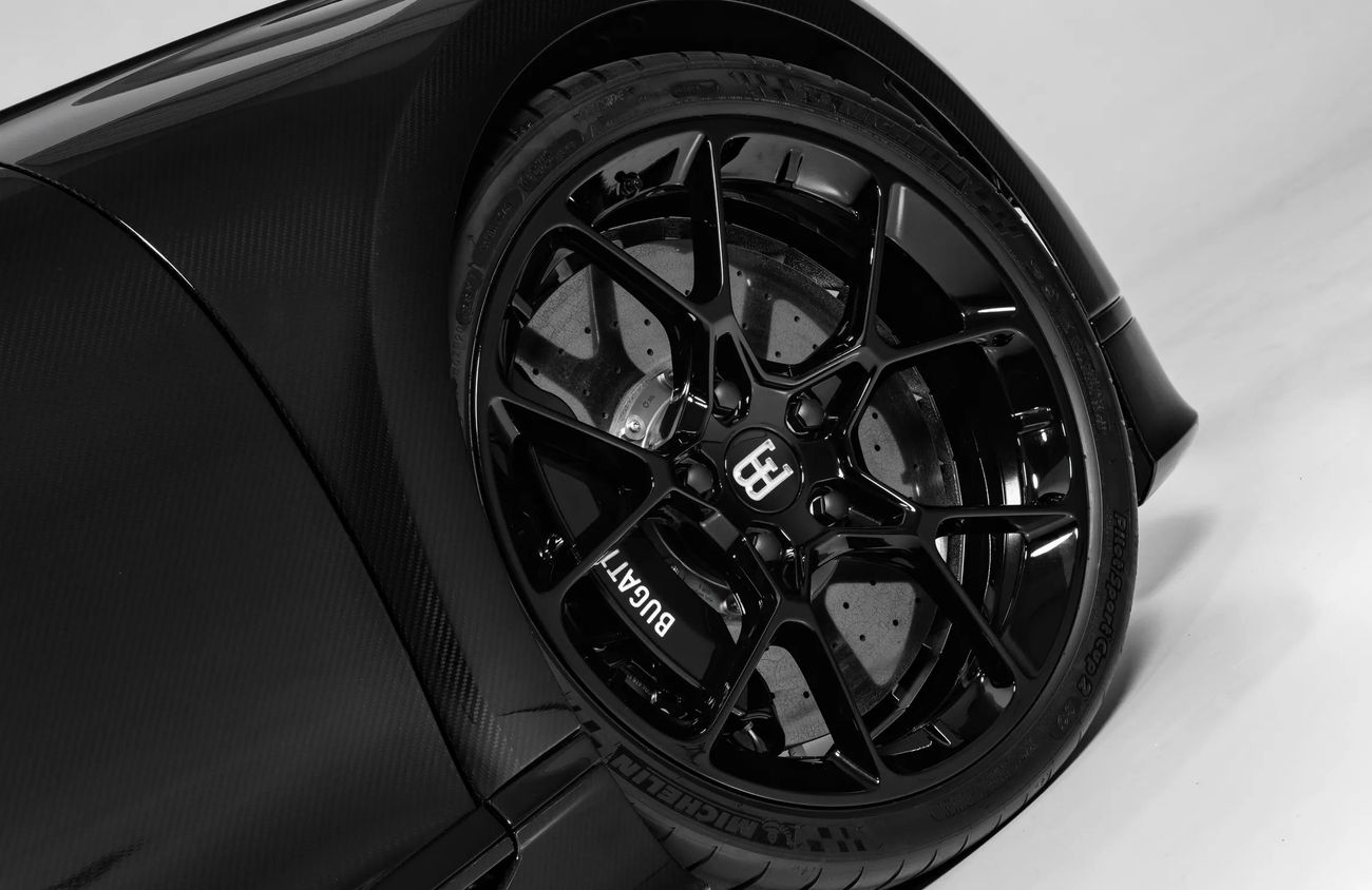 بوغاتي شيرون 8.0L W16 Quad-Turbo Engine