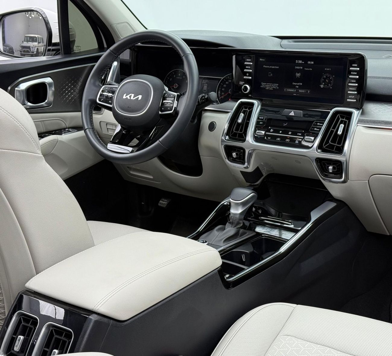 كيا سورينتو 2023 Kia Sorento DLX, 2028 Kia Warranty, Full Kia Service History, 7 Seater, Very Low Km, GCC