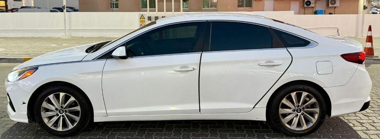 هيونداي سوناتا 2018 Hyundai Sonata 2.4L V4 - Well Maintained Vehicle