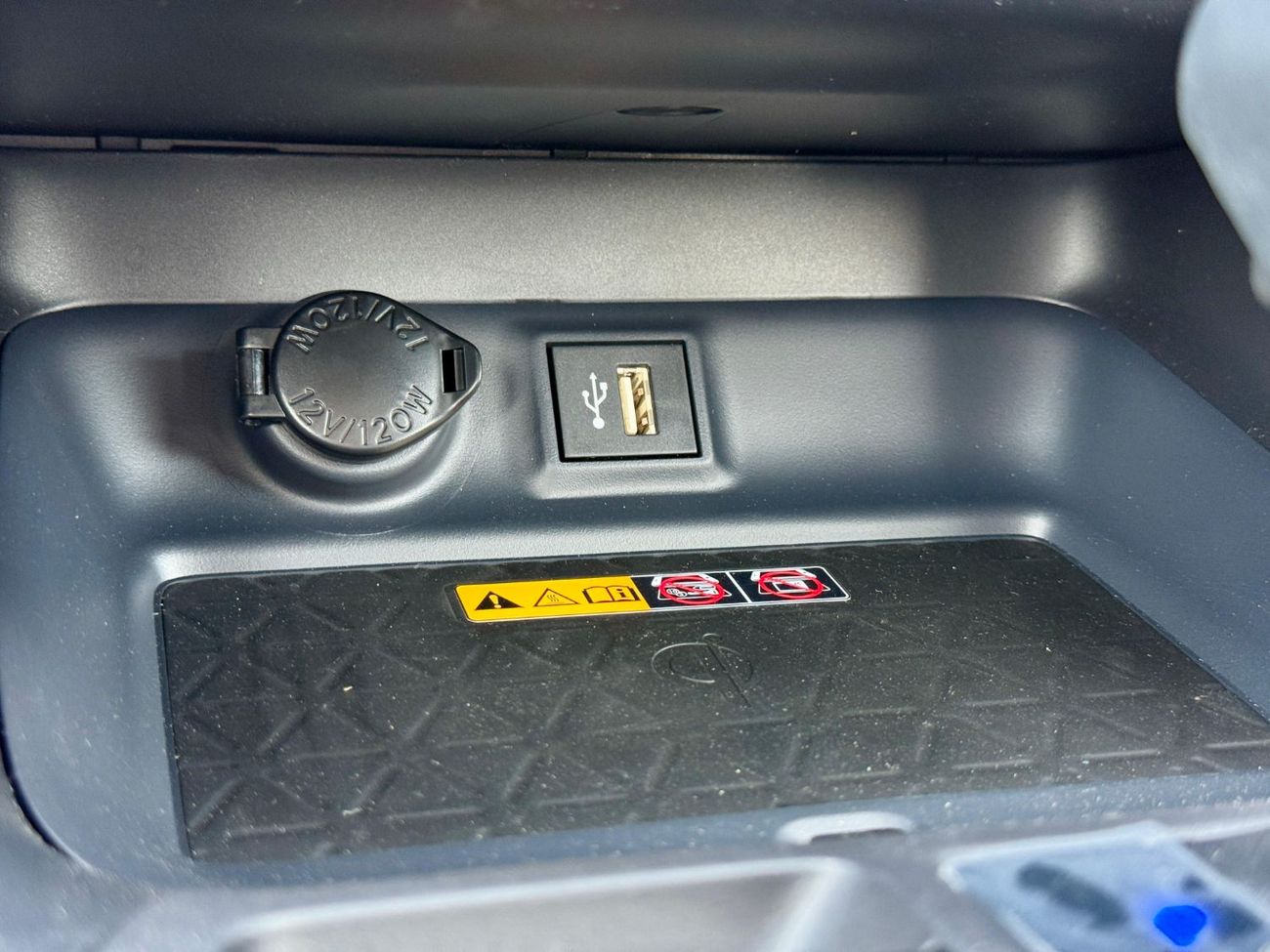 تويوتا راف ٤ Toyota RAV4 Toyota RAV4 2.0L Petrol FULL OPTION