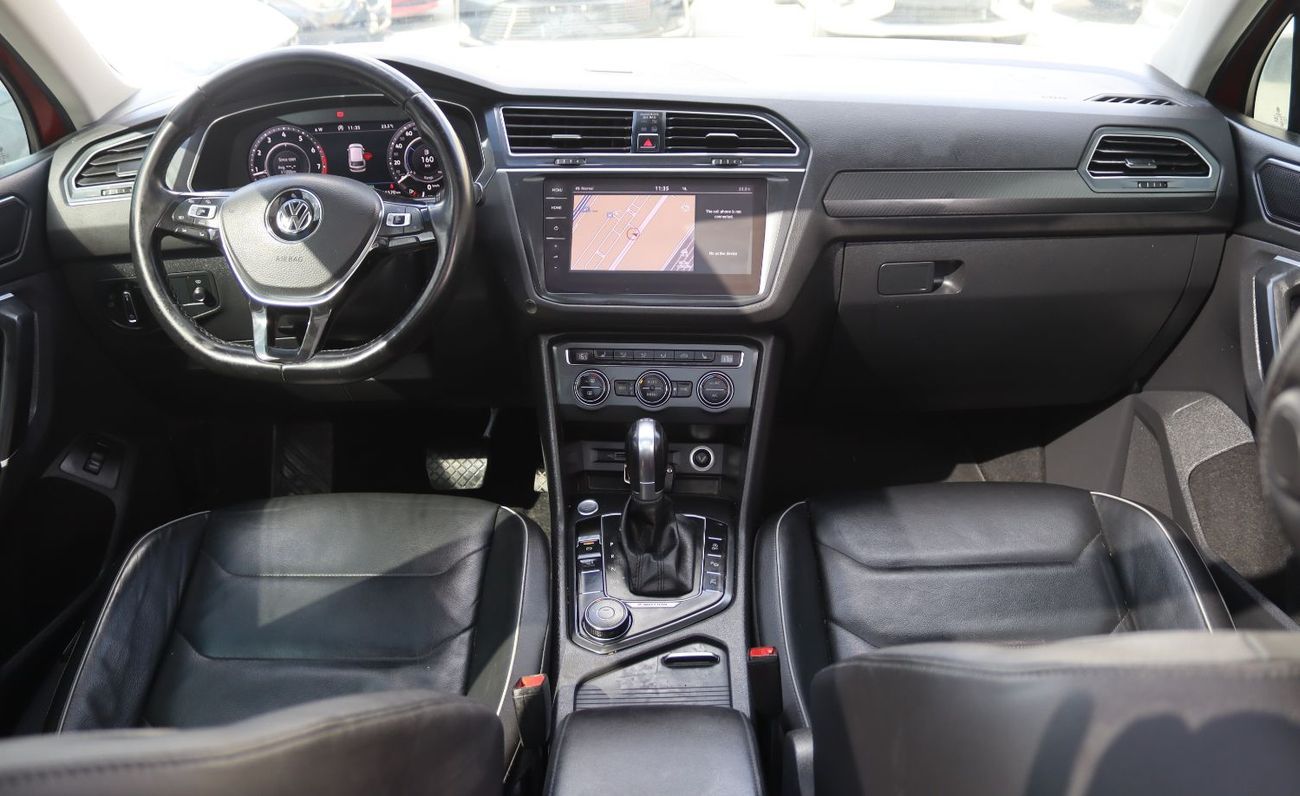Volkswagen Tiguan R-Line 2.0L Volkswagen Tiguan 2018 - GCC - Accident-free - 2.0L  - Full options - Excellent conditio