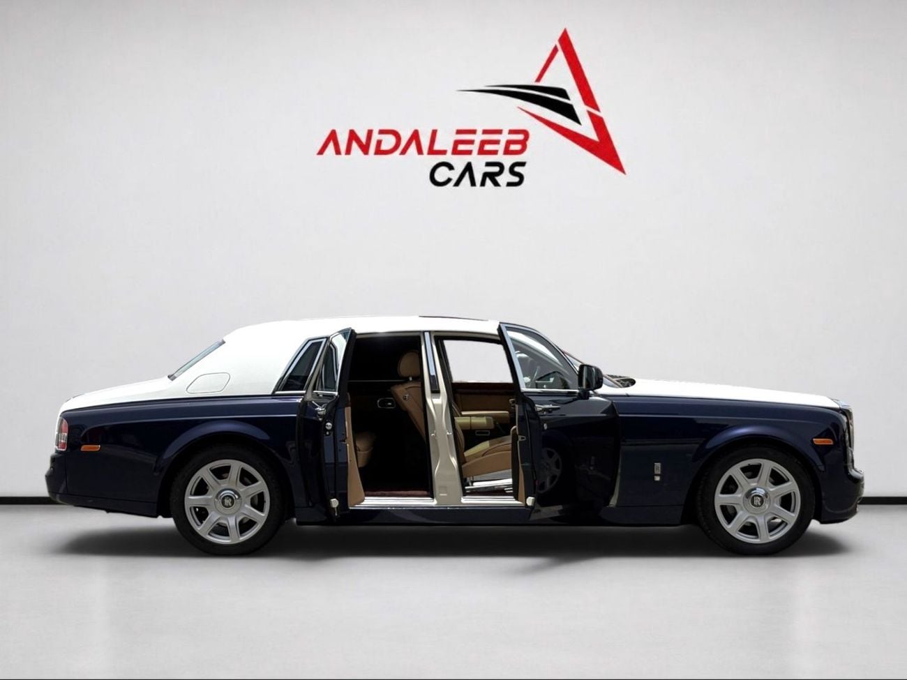 Rolls Royce Phantom STD ROLLS-ROYCE PHANTOM | 6.75L V12 | 2011 | FULL AGMC SERVICE HISTORY | GCC SPECS