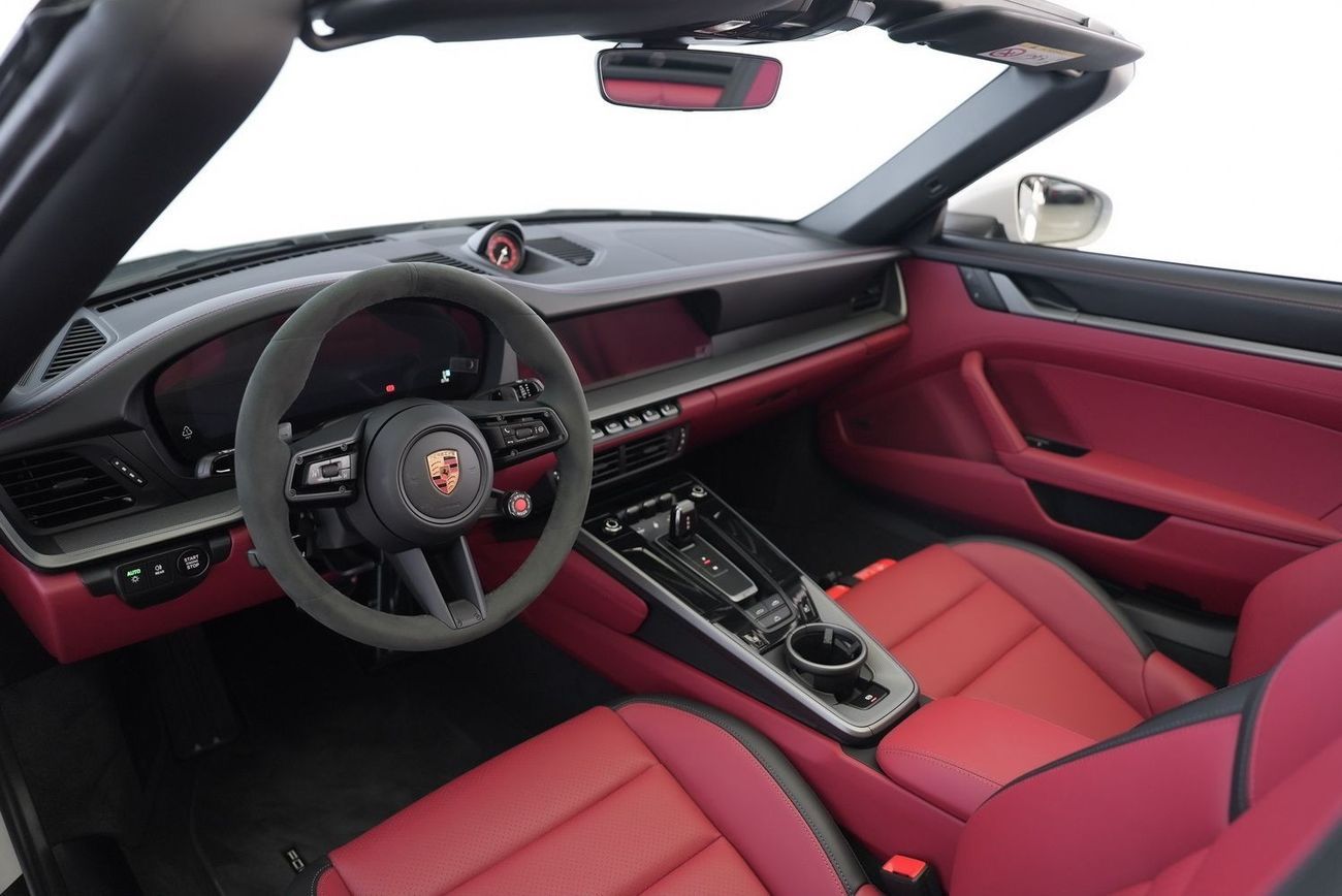 Porsche 911 Carrera 4 3.0L (444 HP) Convertible
