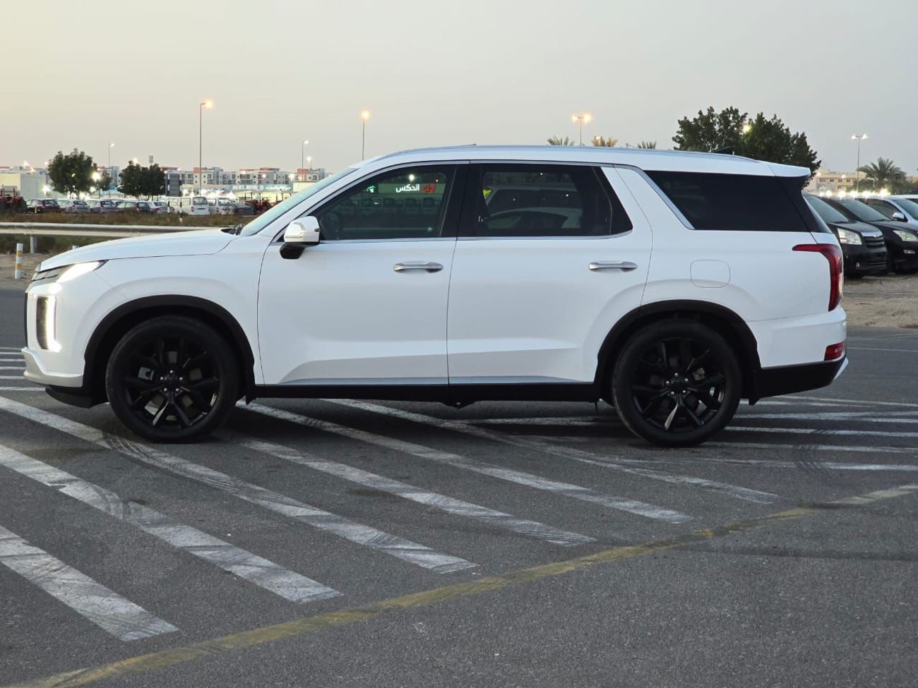 Hyundai Palisade *Offer*2022 Hyundai Palisade SEL+ Premium Full Option Sensor front and back 3.8L V6 - AWD 4x4 - UAE