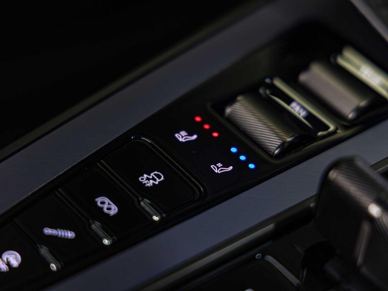 أستون مارتن فانتيج V12 Vanquish 5.2 V12 BiTurbo Auto Euro 6 (s/s) 2dr (EXPORT ONLY)