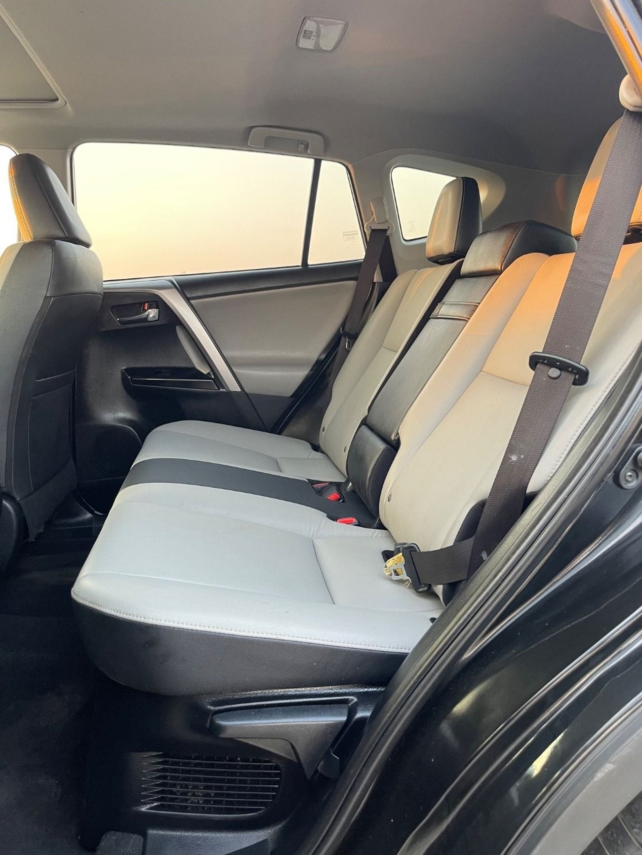 تويوتا راف ٤ 2017 TOYOTA RAV4 LIMITED HYBRID 4x4 360CAMERA FULL OPTIONS IMPORTED FROM USA