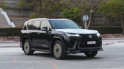 لكزس LX 700h F SPORT محرك هجين سعة 3.5 لتر، محرك V6 مزدوج، 5 مقاعد، نظام صوتي مارك ليفينسون 25، نظام ركن آلي، دفع رباعي أ