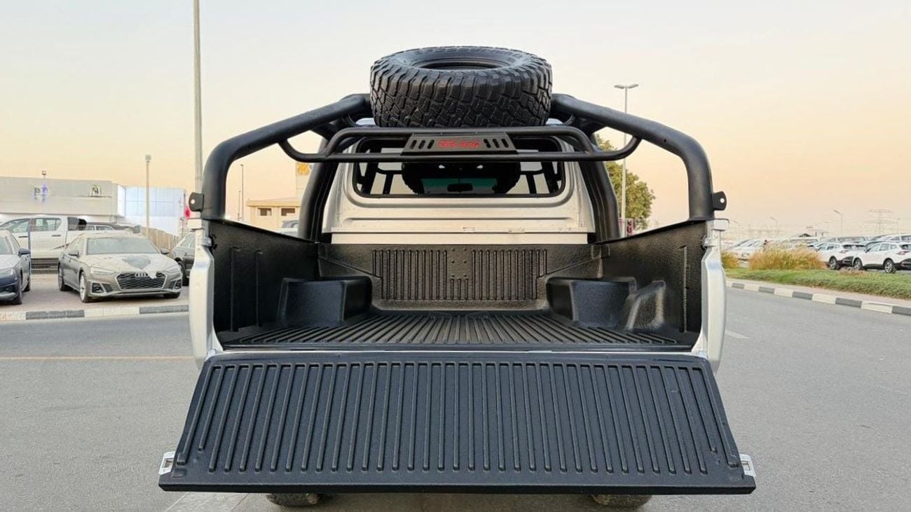 تويوتا لاند كروزر بيك آب -