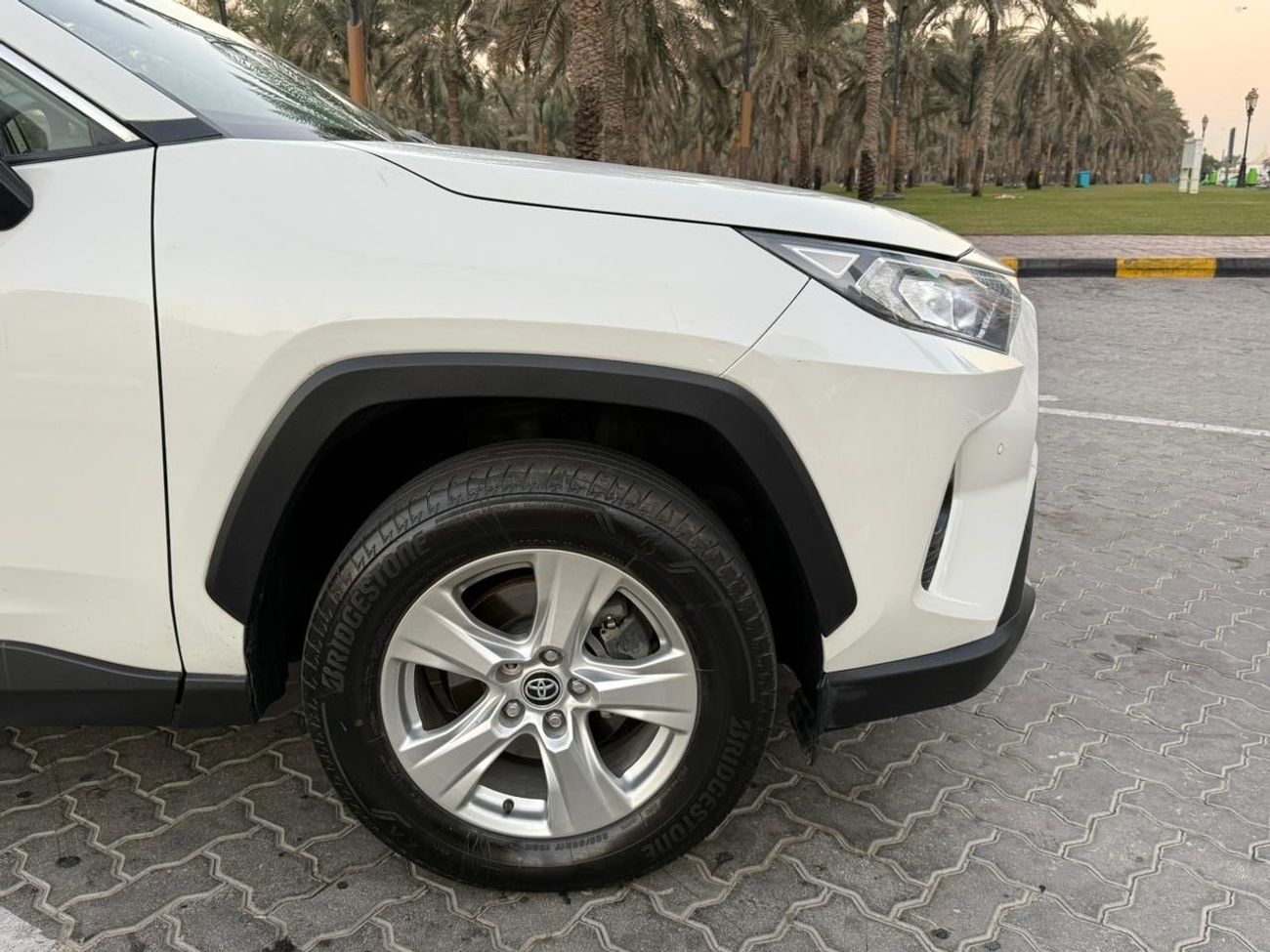 تويوتا راف ٤ Petrol & Hybrid Exported From Australia Right Hand Drive