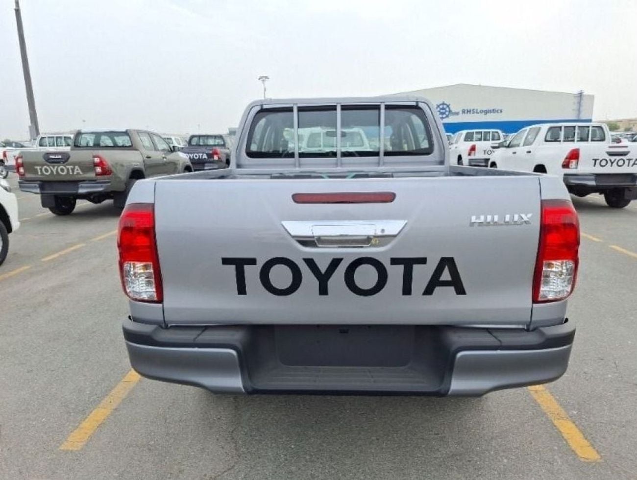 تويوتا هيلوكس Toyota Hilux Active Double Cab Med Auto 3I 2.4GD Diesel | 0 KM | 03 years Warranty