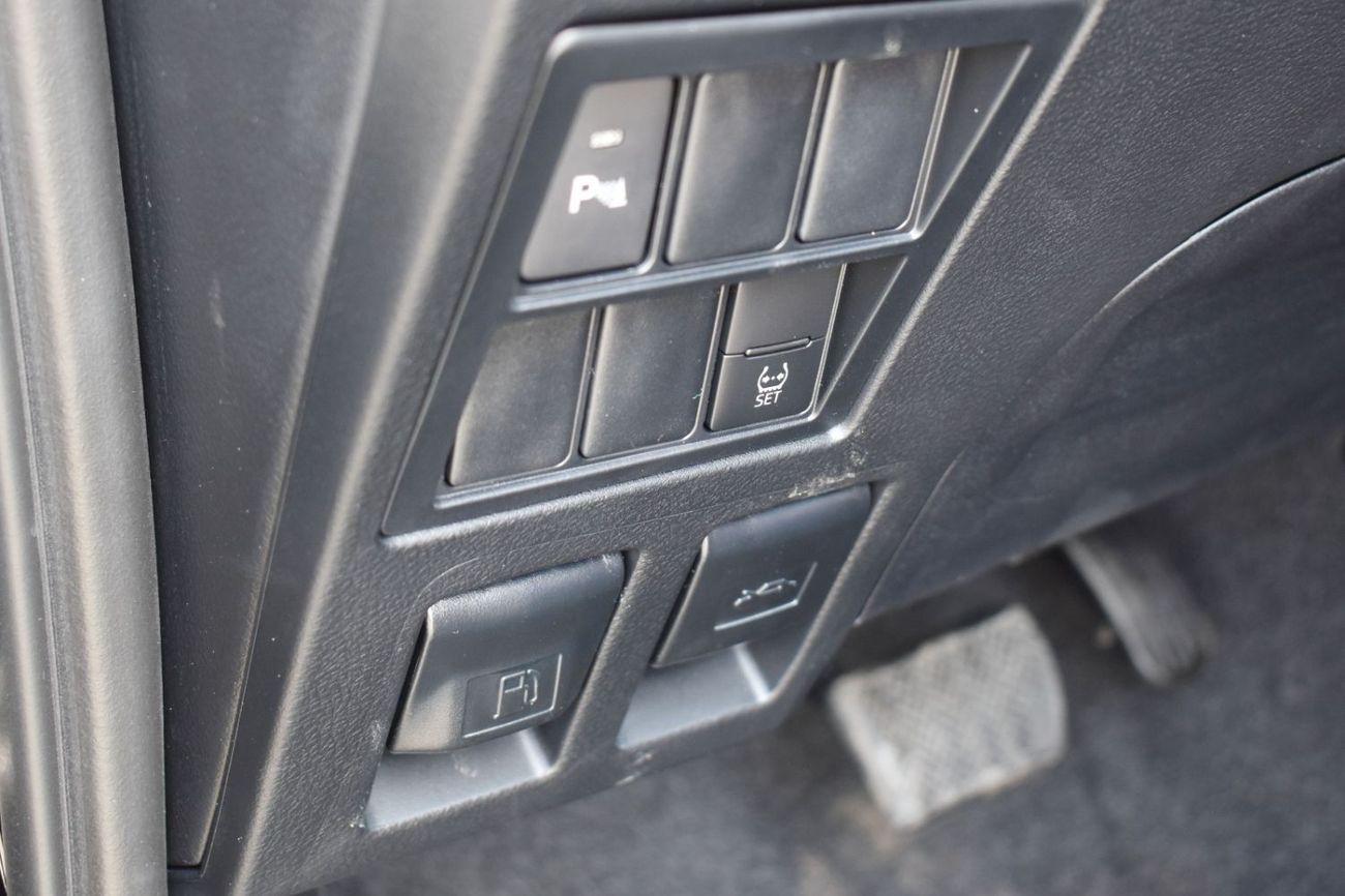 تويوتا هيلوكس TOYOTA HILUX 4.0 SR5 BLACK 2025