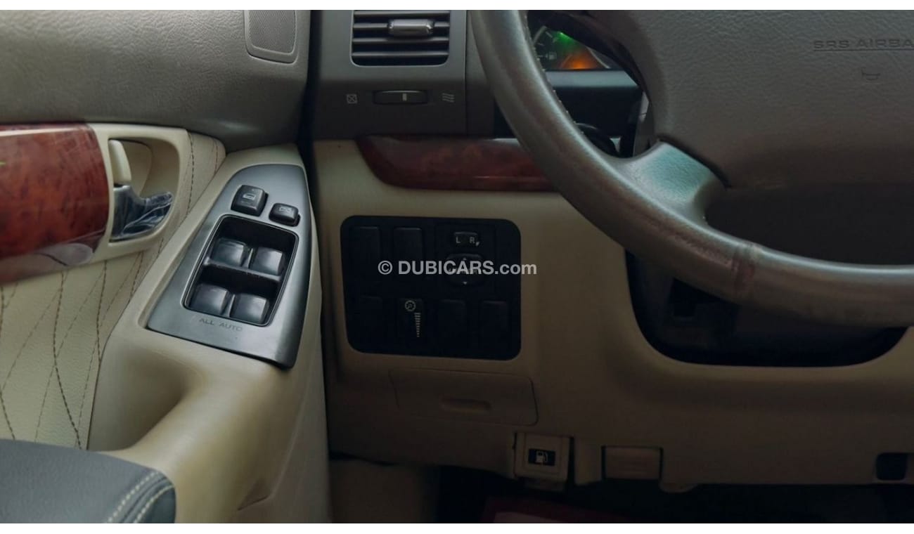 Toyota Prado 2007 | PETROL 3.7L | PREMIUM TWO TONE LEATHER SEATS | LCD DISPLAY PANEL | GOOD CONDITION