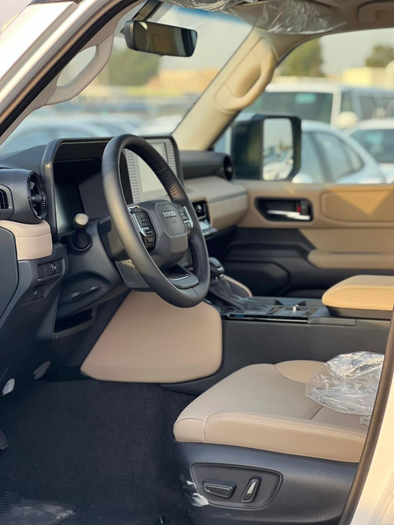 Toyota Prado txl 2.8T - Automatic . deseil . SUV/Crossover . Four Wheel Drive . 7 Seats . 5 Doors ▾