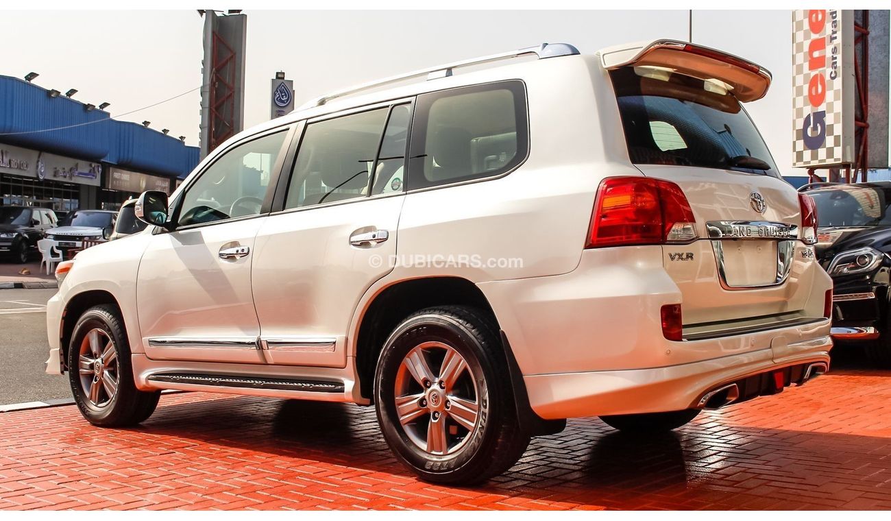 Toyota Land Cruiser VXR V8 5.7L