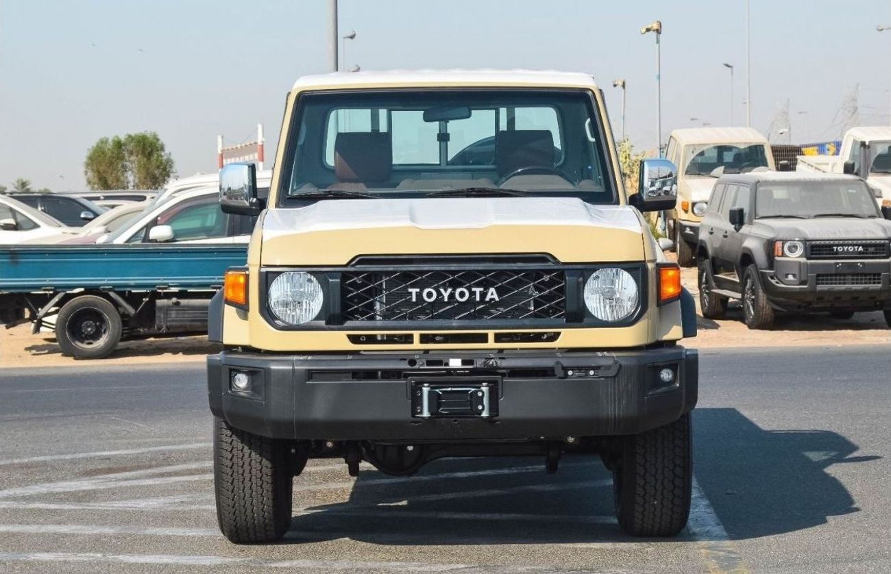 Toyota Land Cruiser Pick Up TOYOTA LAND CRUISER 79 4.0L 4WD PETROL PICKUP 2024